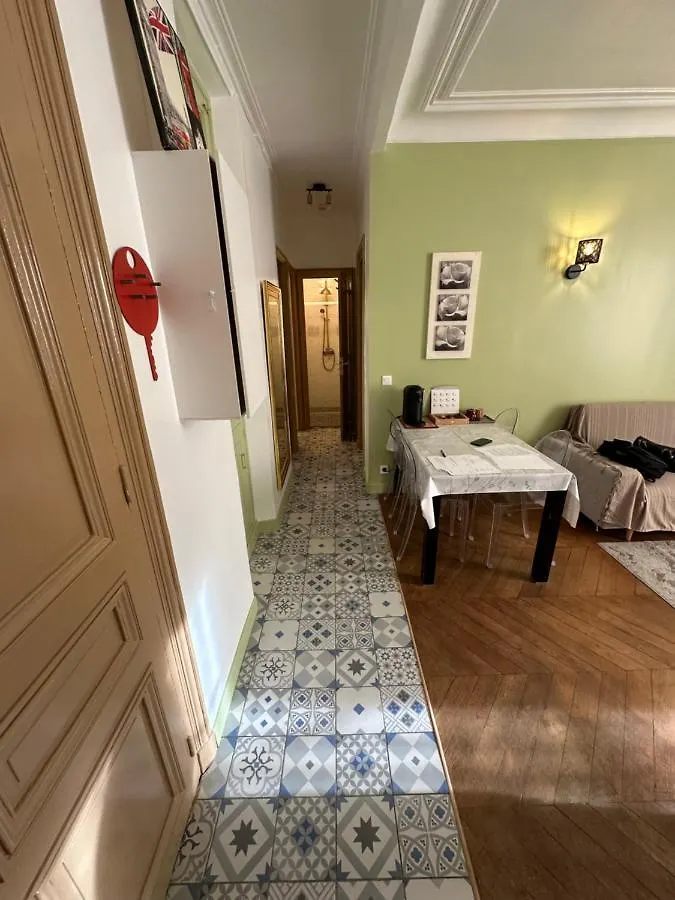 Appartement Bel Rue Oberkampf Parijs
